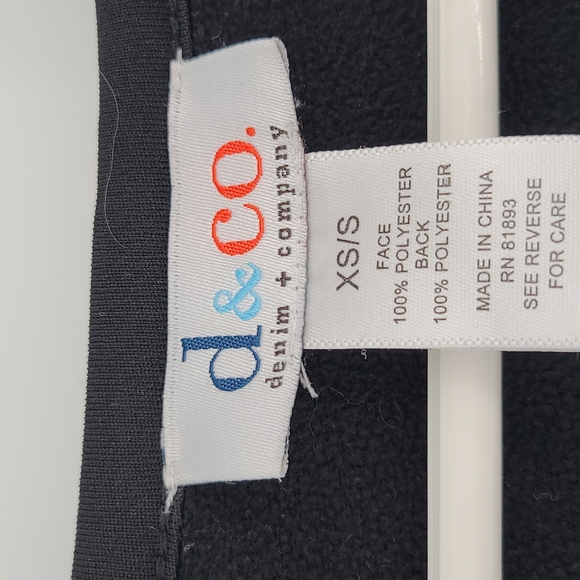 D&CO XS/S light dark Gray black plaid over the shoulder poncho shawl warm cozy - Picture 2 of 5